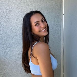 Meet your Posher, Zina